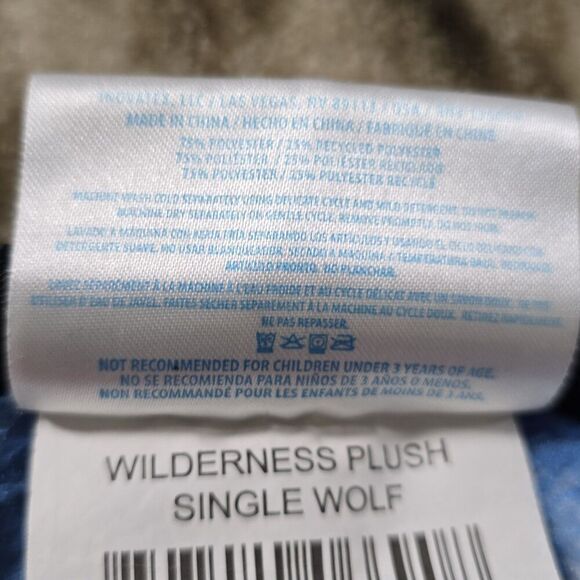 Wolf Night Sky Wild Frontier James Meger Blanket Throw Soft Plush 48”x60” - Picture 6 of 9